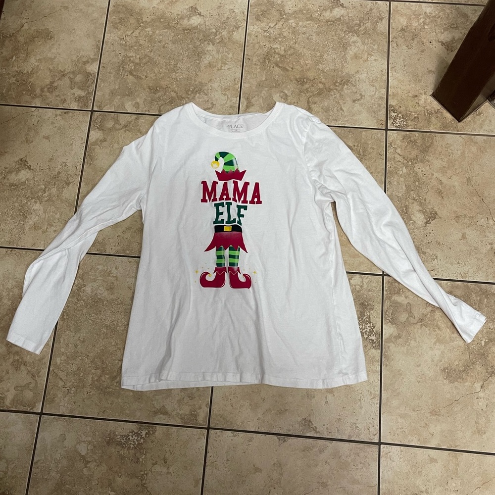 👻🎃CLEARANCE🎃👻 NWOT Place “mama elf” Christmas shirt